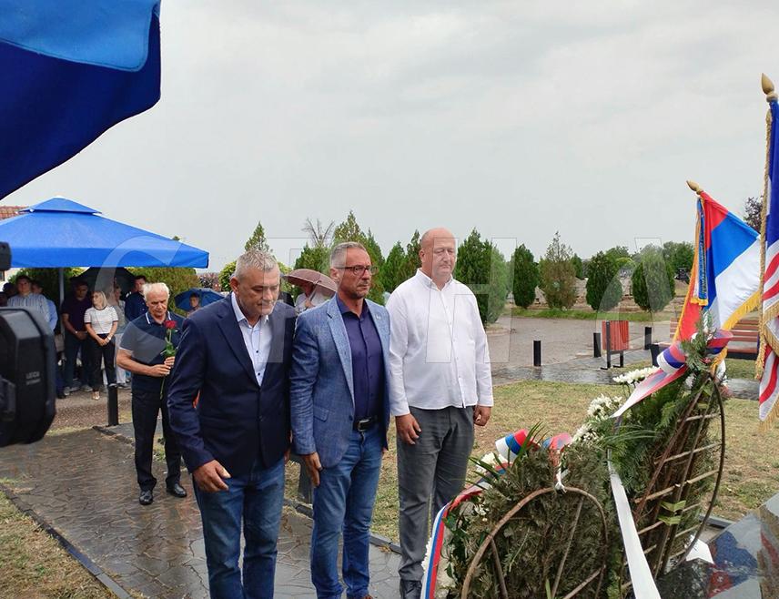 BIJELJINA, AUGUST 30 /SRNA/ - In a heroic operation by the Republika Srpska Army on this day in 1992, 7,500 Serbs from Smoluća, Tinja, and Potpeć were rescued from the Smoluća death camp, after spending four months under enemy siege and being exposed to daily attacks by Muslim-Croat paramilitary forces under the banner of the so-called Army of BiH.