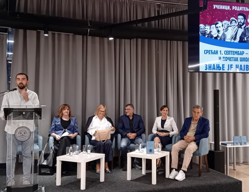 ПОДГОРИЦА, 2. СЕПТЕМБРА /СРНА/ - Дискриминација српског језика у Црној Гори настављена је и након промјене власти, саопштила је Матица српска - Друштво чланова у Црној Гори.