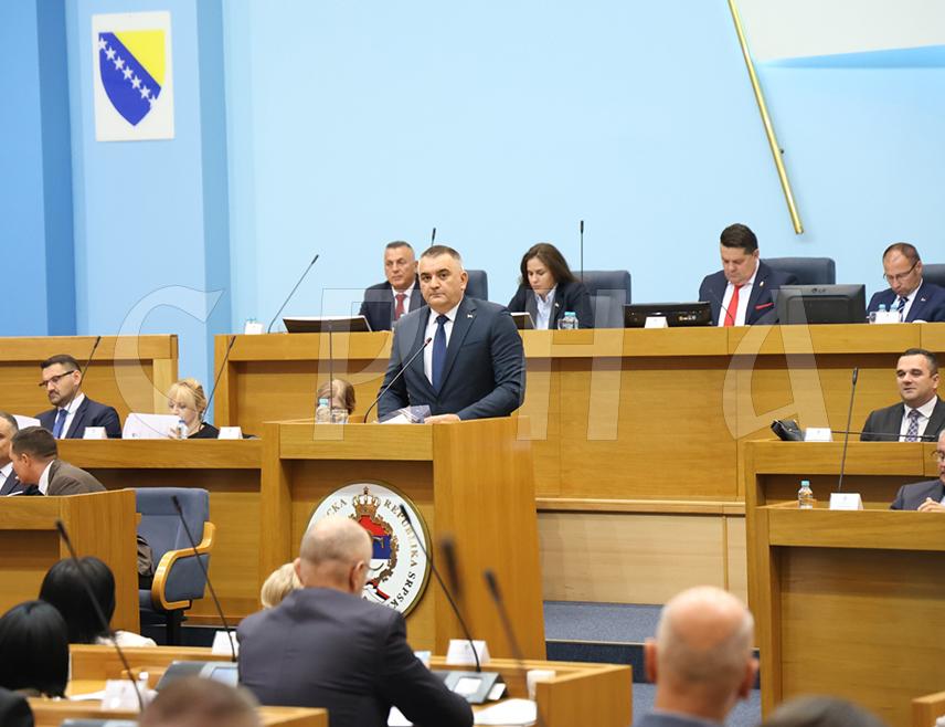 BANJA LUKA, SEPTEMBER 2 /SRNA/ – The Prime Minister-designate for the formation of the new Government of Republika Srpska Savo Minić said that the new Government will, throughout its mandate, promote and stress the position established by the Dayton Agreement that Srpska is a party to the Dayton and a signatory of all its annexes, as well as a side that was internationally recognized during the harmonization of the Geneva and New York Principles which preceded the Dayton negotiations.