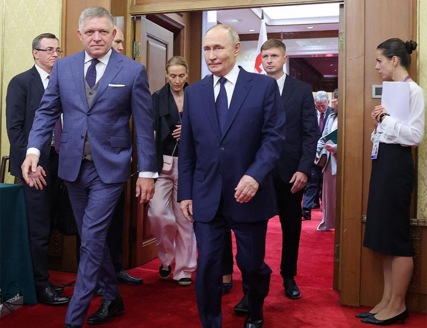 ПЕКИНГ, 2. СЕПТЕМБРА /СРНА - РИА Новости/ - Хистерија на Западу у вези са наводним плановима Русије да нападне Европу показује да су представници тих земаља стручњаци не само за бајке, већ и за хорор филмове, изјавио је руски предсједник Владимир Путин.