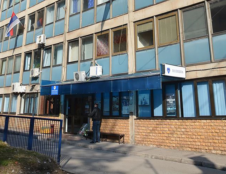 ЗВОРНИК, 5. СЕПТЕМБРА /СРНА/ - Припадници Полицијске станице Козлук извршили су криминалистичку обраду лица чији су иницијали Ј.М. из Зворника због сумње да је украло аутомобил "голф" који се налазио испред породичне куће оштећеног лица, саопштено је данас из Полицијске управе Зворник.