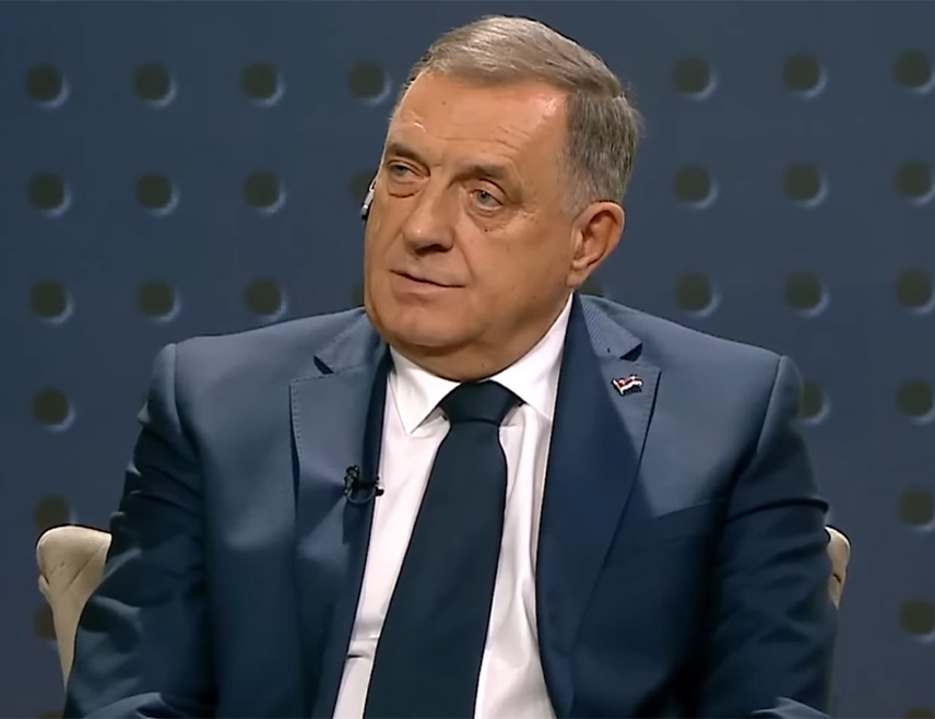 БАЊАЛУКА, 6. СЕПТЕМБРА /СРНА/ - Предсједник Републике Српске Милорад Додик изјавио је да у Републици Српској нема ниједне личности, покрета или политичке партије који траже пријевремене изборе, те да њега смјењују да би се одржали избори по налогу муслимана из Сарајева и страних окупатора.