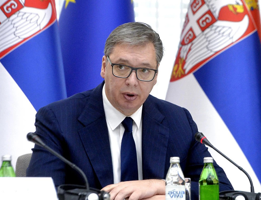 БЕОГРАД, 7. СЕПТЕМБРА /СРНА/ - Предсједник Србије Александар Вучић поручио је вечерас у Борчи да вријеме одговорности долази, али и да је његов позив за дијалог који је раније упутио блокадерима увијек отворен.