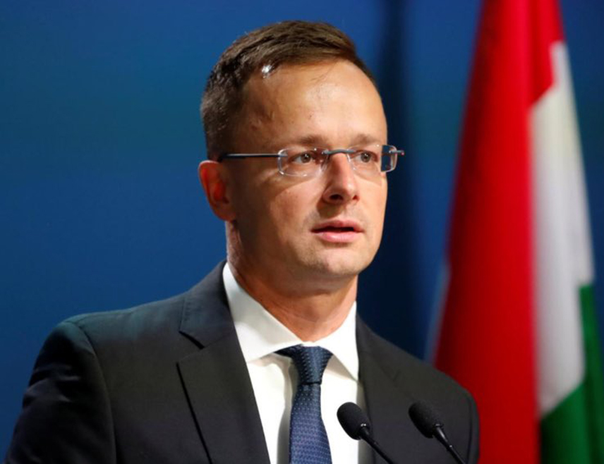 БУДИМПЕШТА, 9. СЕПТЕМБРА /СРНА/ - Мађарска планира да потпише најдугорочнији уговор за куповину гаса "из западног смјера", саопштио је мађарски министар спољних послова и трговине Петер Сијарто.