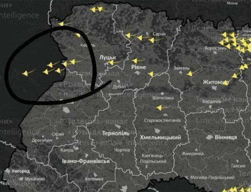 ВАРШАВА, 10. СЕПТЕМБРА /СРНА/ - Пољска је затворила дио ваздушног простора и обуставила све летове на Аеродрому "Фредерик Шопен" у Варшави, највећем пољском аеродрому.
