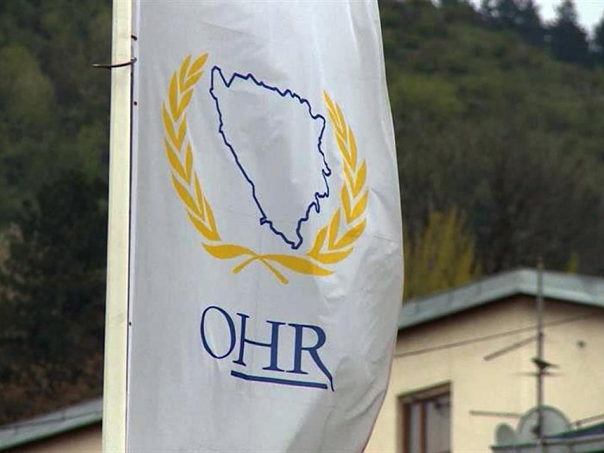 БАЊАЛУКА, 10. СЕПТЕМБРА /СРНА/ - Захтјеви руководства Републике Српске да се угаси ОХР су легитимини, а треба размислити и да се у БиХ постигне нови конфедерални модел, оцијенио је научни савјетник из Института за међународну политику и привреду у Београду Драган Петровић.