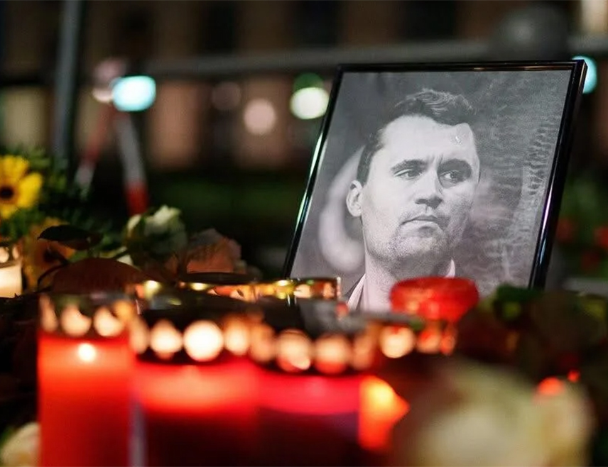 ВАШИНГТОН, 12. СЕПТЕМБРА /СРНА-РИА Новости/ - Убиство америчког конзервативног активисте Чарлија Кирка представља напад на идеале и цјелокупно друштво САД, изјавио је гувернер Јуте Спенсер Кокс.