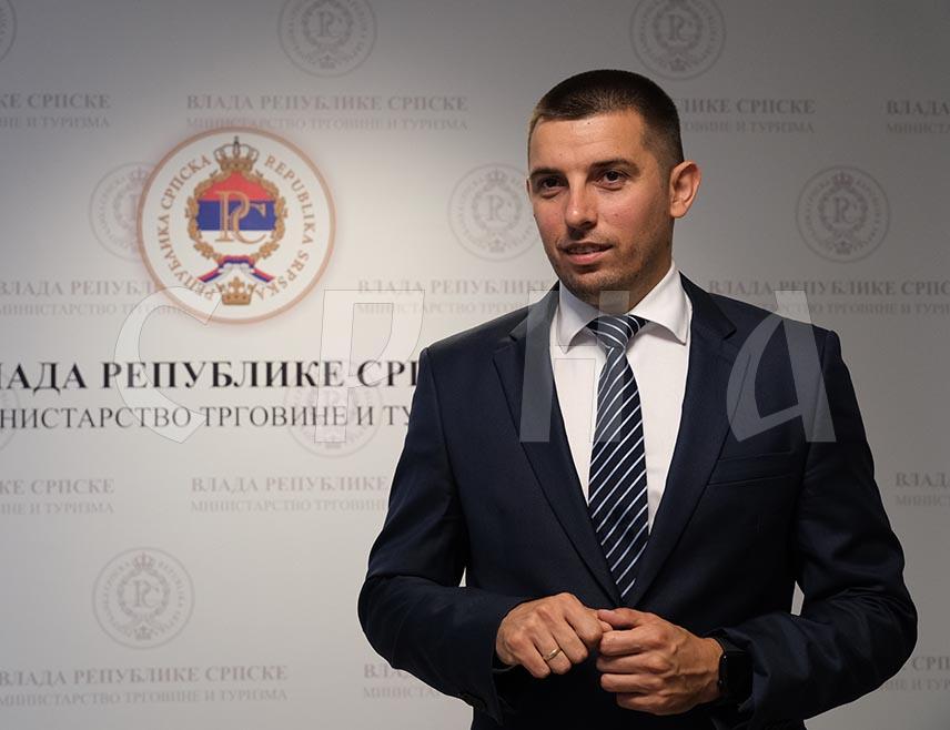 BANJA LUKA, SEPTEMBER 13 /SRNA/ – The Minister of Trade and Tourism of Republika Srpska Denis Šulić told SRNA that next year should see the first participation of Republika Srpska at the tourism fair in New York, which confirms the good relations between the institutions of Srpska and the administration of President Donald Trump.
