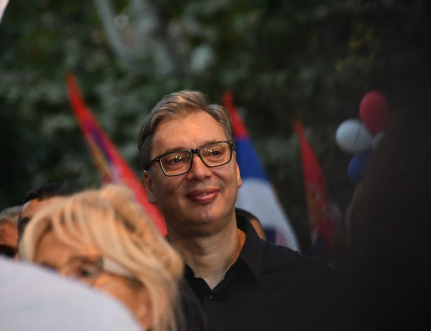 БЕОГРАД 13. СЕПTЕМБРА /СРНА/ - Предсједник Србије Александар Вучић рекао је да је у шетњи грађана против блокада на четири локације у Београду вечерас било више од 36.000 људи, а у цијелој Србији вјерује да је било око 140.000 или 150.000.