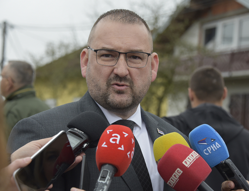 BANJA LUKA, SEPTEMBER 15 /SRNA/ – The Acting Director of the Republic Research Centre of War, War Crimes, and Tracing Missing Persons Viktor Nuždić stated that the search for missing Serbs is at a standstill because this process, which should have been humanitarian, has been politicized at the level of BiH.