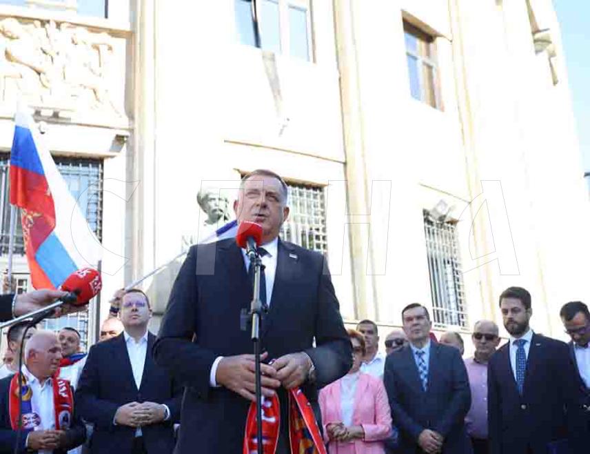 BANJA LUKA, SEPTEMBER 15 /SRNA/ – The President of Republika Srpska Milorad Dodik stated that it is important for the Serb people to gather and mark the Day of Serbian Unity, Freedom, and the National Flag, emphasizing that Serbs are wherever the Serbian World exists.