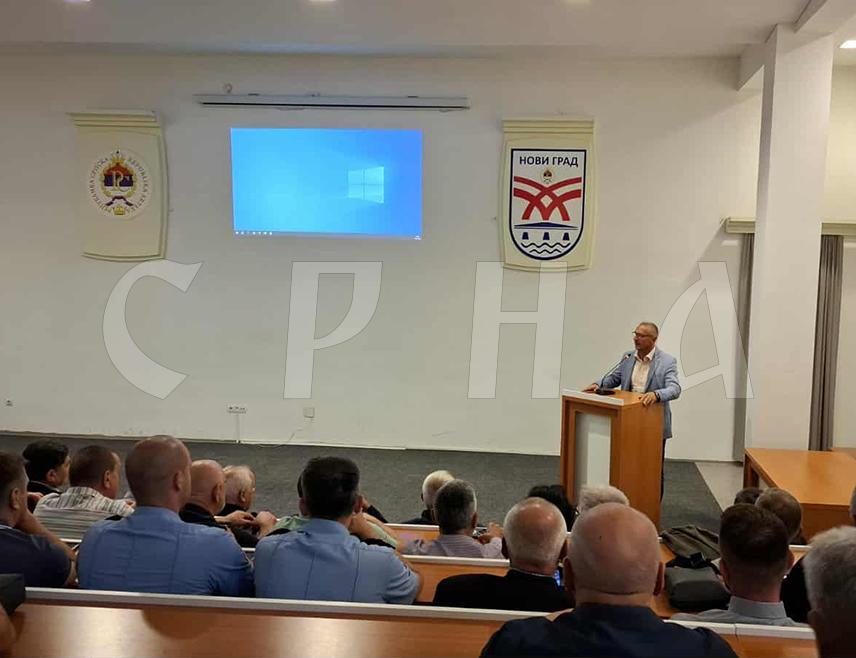 НОВИ ГРАД, 17. СЕПТЕМБРА /СРНА/ - Приказивањем филма "Тајфун са Козаре", аутора Недељка Лајшића у Новом Граду је вечерас почело обиљежавање 30 година од одбране западних граница Републике Српске од хрватске агресије.