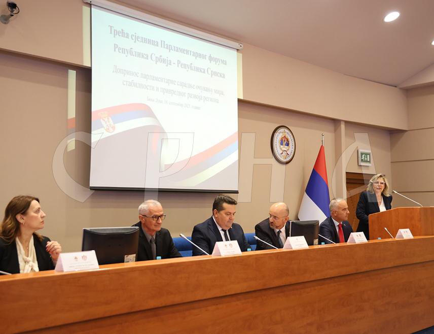 БАЊАЛУКА, 18. СЕПТЕМБРА /СРНА/ - Сједница Парламентарног форума Република Србија - Република Српска почела је у Народној скупштини Републике Српске у Бањалуци.