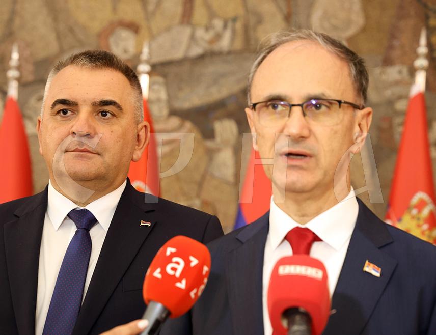 БЕОГРАД, 20. СЕПТЕМБРА /СРНА/ - Предсједник Владе Србије Ђуро Мацут рекао је да су данашња Војна парада и сједница Савјета за сарадњу у Београду велики симболични завршетак седмице која је посвећена иницијативи да се између Србије и Републике Српске успостави трајна сарадња.