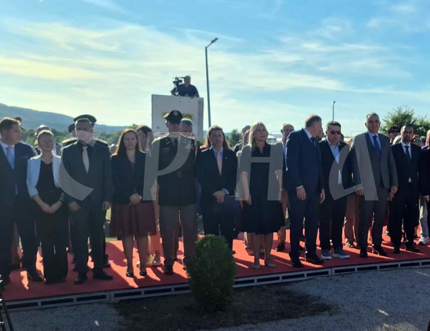 ДОБОЈ, 21. СЕПТЕМБРА /СРНА/ - У Бољанићу код Добоја почело је обиљежавање 81 године
од спасавања савезничких пилота на Озрену у операцији "Халијард" коју су спровели припадници Југословенске војске у отаџбини.