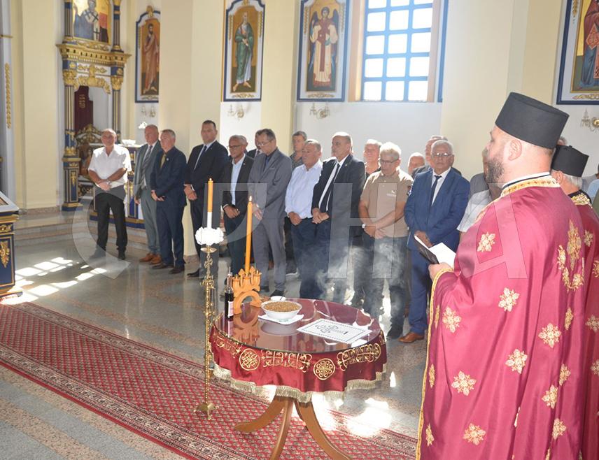 ПРИЈЕДОР, 21. СЕПТЕМБРА /СРНА/ - У Приједору је обиљежен Дан приједорских бригада, три ратне јединице које су на ратни пут кренуле 16. септембра 1991. године и дале немјерљив допринос у свим ратним операцијама, од пробоја и чувања коридора до одбране западних граница Републике Српске.