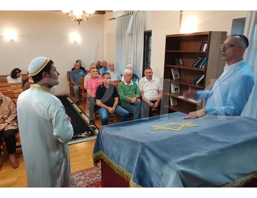 ДОБОЈ, 24. СЕПТЕМБРА /СРНА/ - У Јеврејској општини Добој вечерас је обиљежена Рош Хашана - јеврејска Нова година.