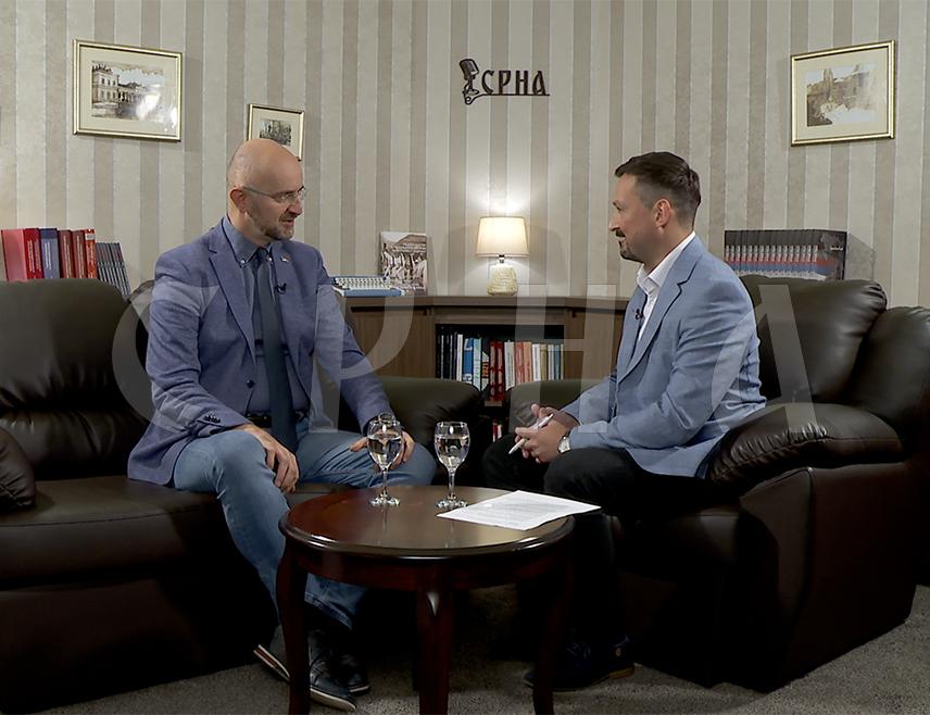 BANJA LUKA, OCTOBER 4 /SRNA/ – The head of the SNSD Caucus in the Republika Srpska National Assembly, Srđan Mazalica, told SRNA that SNSD’s primary goal is the stability, peace, and security of Republika Srpska, and conveyed a message to citizens that their vote in the upcoming snap elections should serve as a message to those responsible for the current situation in Srpska.