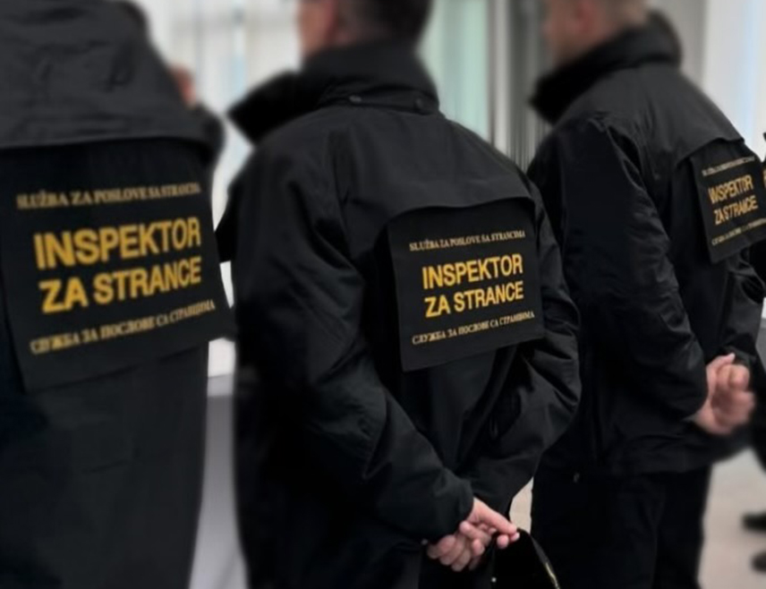 САРАЈЕВО, 5. ОКТОБРА /СРНА/ - Инспектори Службе за послове са странцима БиХ затекли су на локалитету Комања Брдо код Стоца 141 држављанина Кине, од којих је 71 био радно ангажован без претходно одобреног привременог боравка у БиХ и без дозволе за рад.