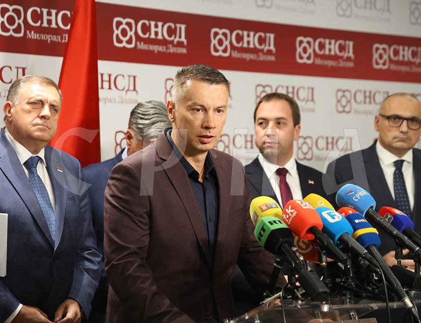 BANJA LUKA, OCTOBER 6 /SRNA/ – Democratic People's Alliance /DNS/ President Nenad Nešić has stated that his party fully supports the SNSD candidate Siniša Karan in the upcoming early presidential elections in Republika Srpska, describing him as a genuine Serbian patriot.