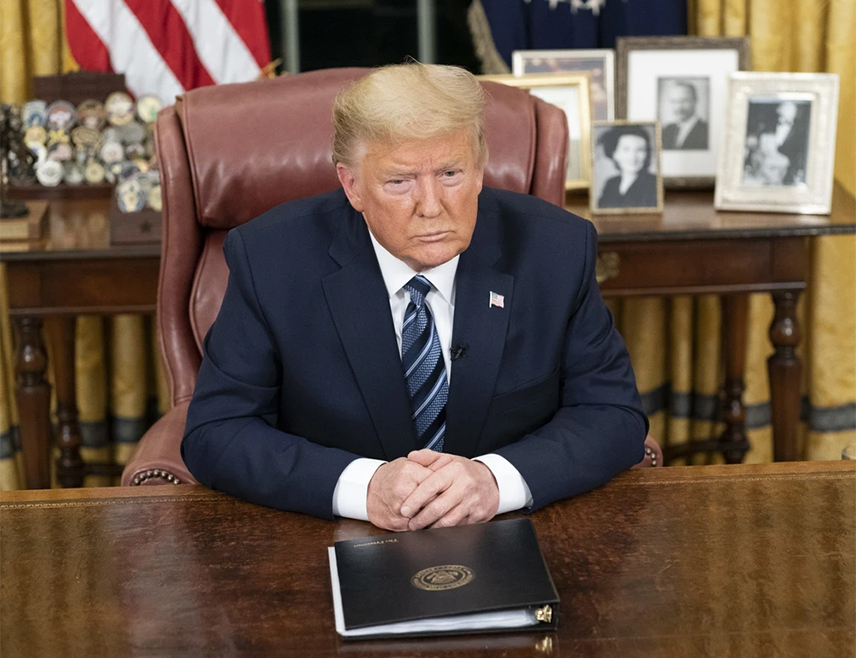 ВАШИНГТОН, 7.ОКТОБРА /СРНА/ - Амерички предсједник Доналд Трамп изјавио је да је блокада савезних органа власти "готово као камиказа" напад демократа.