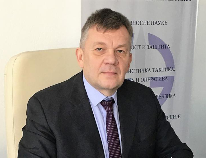 БАЊАЛУКА, 8. ОКТОБРА /СРНА/ - У БиХ се за разлику од других земаља изричу благе казне онима који јавно подстичу и врбују за терористичке активности, а повратници са сиријског ратишта, гдје су се борили на страни "Ал каиде" и "Исламске државе", добијају казне од само 12 мјесеци затвора које могу да откупе, рекао је Срни декан Факултета безбједносних наука Универзитета у Бањалуци Предраг Ћеранић.