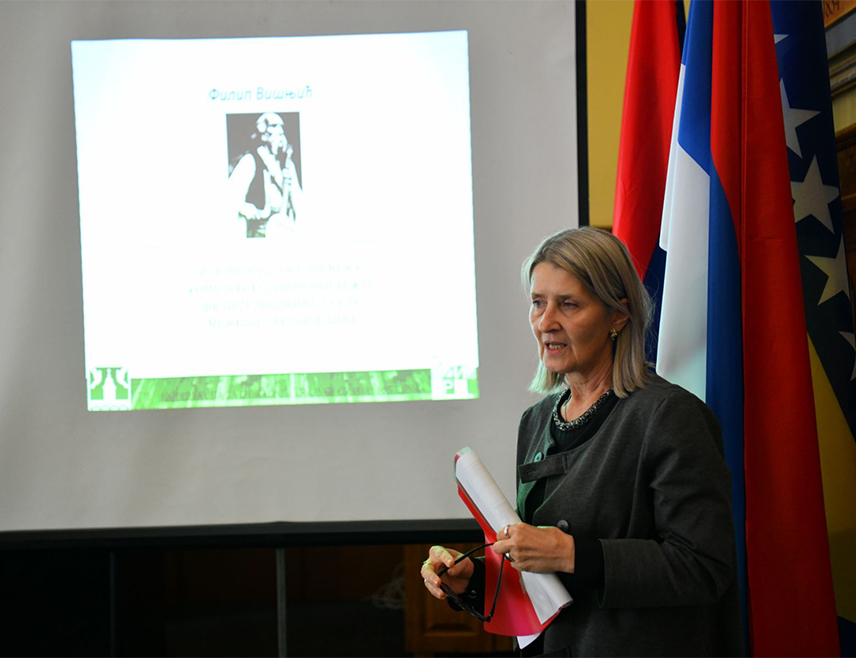 БИЈЕЉИНА, 9. ОКТОБРА /СРНА/ - Дирекција за изградњу и развој града Бијељина представила је данас идејно рјешење спомен-обиљежја посвећеног Филипу Вишњићу у Међашима, на локацији на којој се налазила кућа најпознатијег српског гуслара који се у ово село доселио из Трнове.