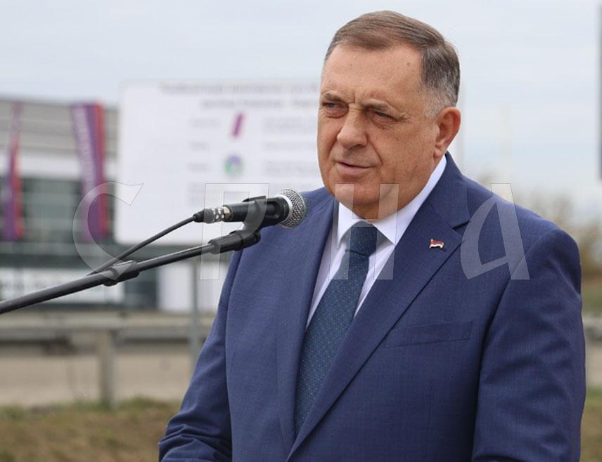 ЛАКТАШИ, 11. ОКТОБРА /СРНА/ - Предсједник СНСД-а Милорад Додик изјавио је данас да је покушај да се пред Судом БиХ оспори његова функција предсједника странке, нечија немјера да прави сензацију.