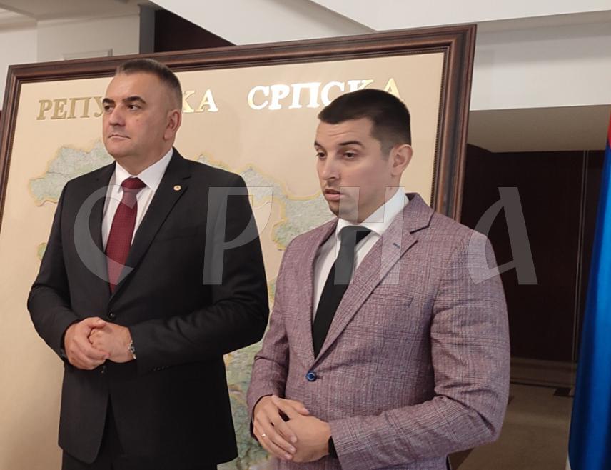БАЊАЛУКА, 13. ОКТОБРА /СРНА/ - Премијер Републике Српске Саво Минић поручио је данас у Бањалуци да ће Влада Српске подржати доношење новог акционог плана за жене на селу који ће омогућити њихово економско и друштвено јачање.