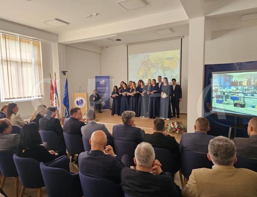 ФОЧА, 14. ОКТОБРА /СРНА/ - У Фочи је почела свечана академија поводом Дана Медицинског факултета којој присуствује министар за научнотехнолошки развој и високо образовање Републике Српске Синиша Каран.