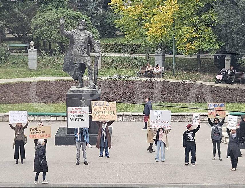 SARAJEVO, OCTOBER 14 /SRNA/ - A group of citizens gathered today in front of the BiH Presidency building to express dissatisfaction with the visit of European Commission President Ursula von der Leyen.