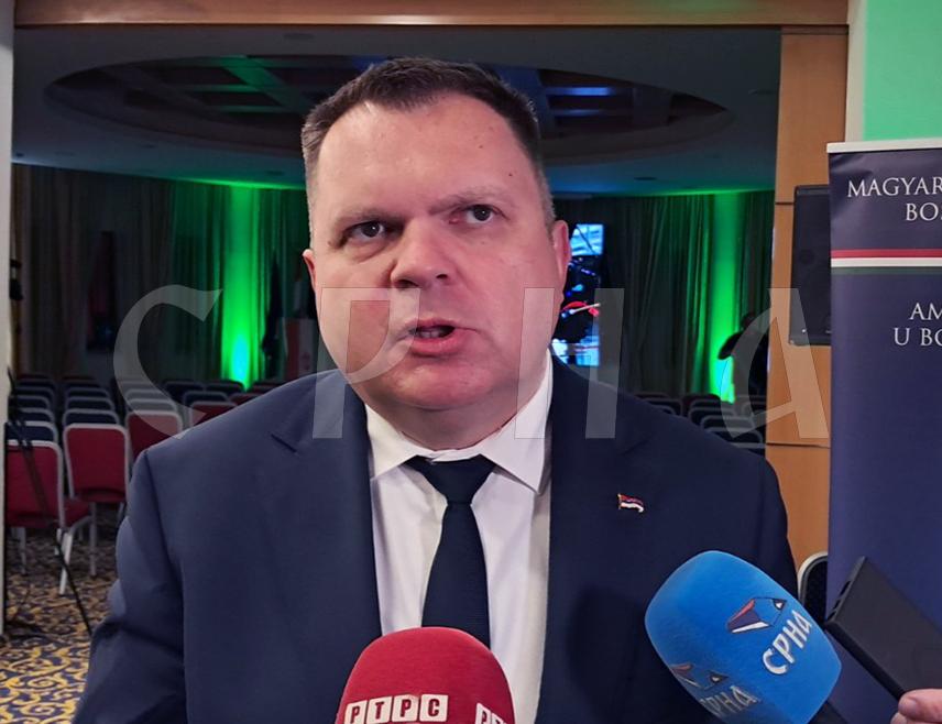 САРАЈЕВО, 16. ОКТОБРА /СРНА/ - Министар унутрашњих послова Републике Српске Жељко Будимир изјавио је вечерас у Сарајеву да је Мађарска стратешки партнер, земља која према БиХ има коректан и избалансиран однос и поштује Дејтонски мировни споразум.