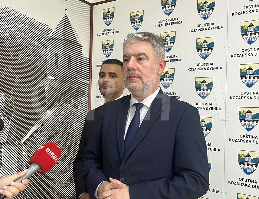 КОЗАРСКА ДУБИЦА, 17. ОКTОБРА /СРНА/ - Министарство здравља и социјалне заштите Републике Српске подржаће отварање центра за специјалистичке услуге социјалне заштите у Козарској Дубици у којем би грађанима биле омогућене дефектолошке, логопедске и психолошке услуге за дјецу и одрасле, изјавио је данас ресорни министар Ален Шеранић.