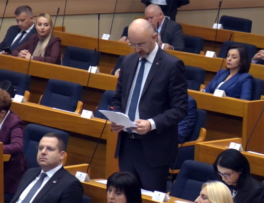BANJA LUKA, OCTOBER 18 /SRNA/ – The Head of the SNSD Caucus in the Republika Srpska National Assembly Srđan Mazalica says that Ana Trišić Babić has been proposed to perform the duties of the Republika Srpska president until a new president is elected.