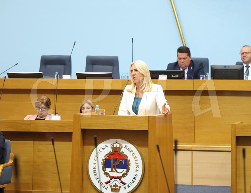 BANJA LUKA, OCTOBER 18 /SRNA/ - The Serb member of the BiH Presidency Željka Cvijanović said at the special session of the National Assembly of Republika Srpska dedicated to the appointment of an acting president that both Sarajevo and the opposition would rejoice if she were to leave her position in Sarajevo.