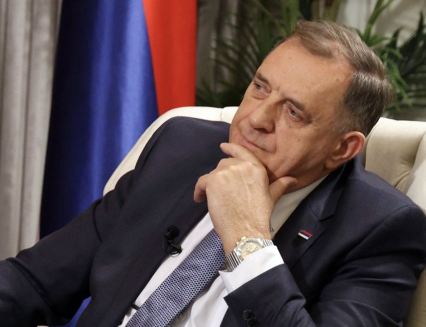 БАЊАЛУКА, 18. ОКТОБРА /СРНА/ - Предсједник Републике Српске Милорад Додик изјавио је да Српска нема изазова који би могли да је угрозе, да је стабилизована и да ће у наредних годину дана бити одстрањени Кристијан Шмит и бонска овлашћења.