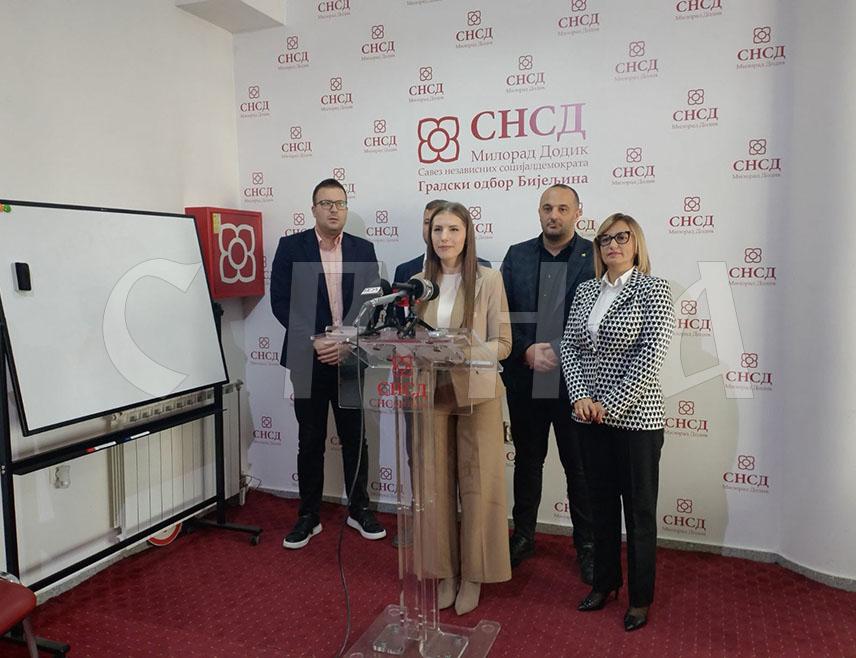 БИЈЕЉИНА, 22. ОКТОБРА /СРНА/ - Предсједник Скупштине града Бијељина Жељана Арсеновић изјавила је данас да је легат градоначелника Љубише Петровића финансијски слом града и велики број судских спорова.