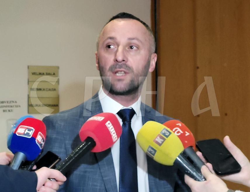 ISTOČNO SARAJEVO, OCTOBER 22 /SRNA/ - An SNSD member of the House of Representatives of the Parliamentary Assembly of BiH Milorad Kojić told SRNA that the Disciplinary Commission of the High Judicial and Prosecutorial Council /HJPC/ of BiH must impose the most severe disciplinary measure on Court of BiH judge Sena Uzunović for undermining the credibility of the judiciary at the BiH level.