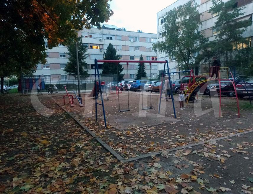 БАЊАЛУКА, 22. ОКТОБРА /СРНА/ - Дјечије игралиште у бањалучком насељу Обилићево добило је нову ограду за мали фудбал и голове, које су донирали одговорни појединци на иницијативу мјесне заједнице и Удружења грађана "Партнерством за бољу Бањалуку".