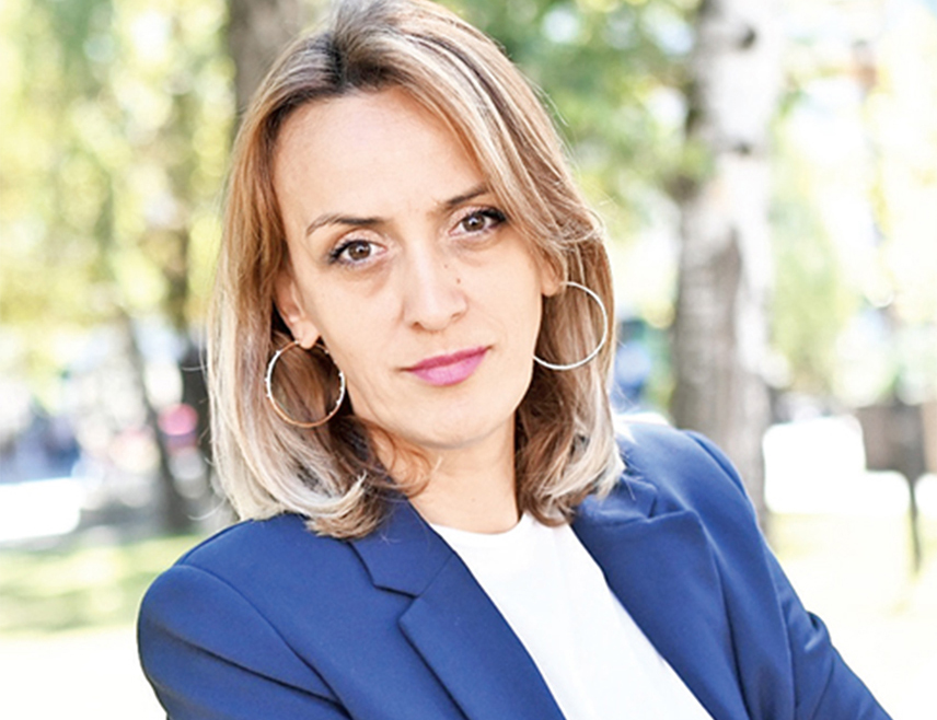 ИСТОЧНО САРАЈЕВО, 23. ОКТОБРА /СРНА/ - Члан Комисије за очување националних споменика Анђелина Ошап Гаћановић изјавила је Срни да је потпуна лаж да је одбила да дати сагласност за изградњу Централне банке у парку Хастахана у сарајевској општини Центар.