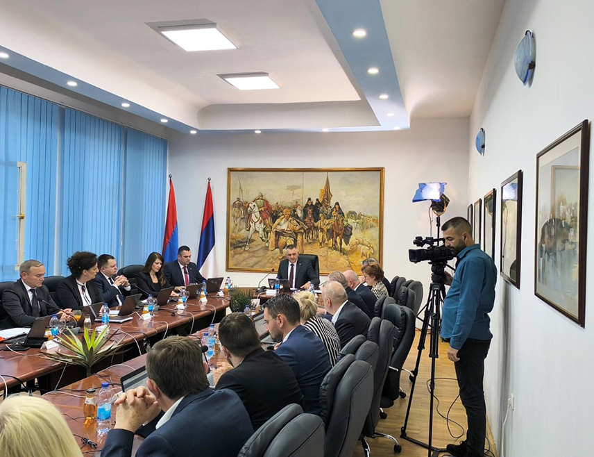 БАЊАЛУКА, 23. ОКТОБРА /СРНА/ - Влада Републике Српске утврдила је Приједлог закона о измјенама и допуни Закона о култури којим је приоритет дат домаћем аутору и развоју домаће умјетничке продукције, чиме се штити културни идентитет Српске и стварају услови за живљу, савременију и функционалнију културну сцену.