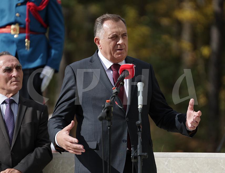 PALE, OCTOBER 25 /SRNA/ – The President Milorad Dodik has stated today in Pale that the establishment of the Assembly of the Serb People was an offer for dialogue, a message to all that the Serb factor had to be respected, and an opportunity that should not have been missed.
