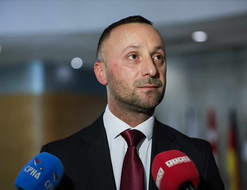 SARAJEVO, OCTOBER 27 /SRNA/ – The Movement of the Mothers of the Enclaves of Srebrenica and Žepa is being used as a tool in the hands of Bosniak politicians, which is problematic, said SNSD representative in the House of Representatives of the Parliamentary Assembly of BiH Milorad Kojić in a statement to SRNA.