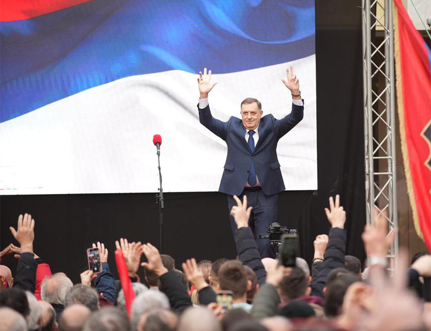 БЕОГРАД, 27. ОКТОБРА /СРНА/ - Предсједник Милорад Додик истакао је да Републици Српској неће узети имовину, нити ће Српска ући у НАТО.