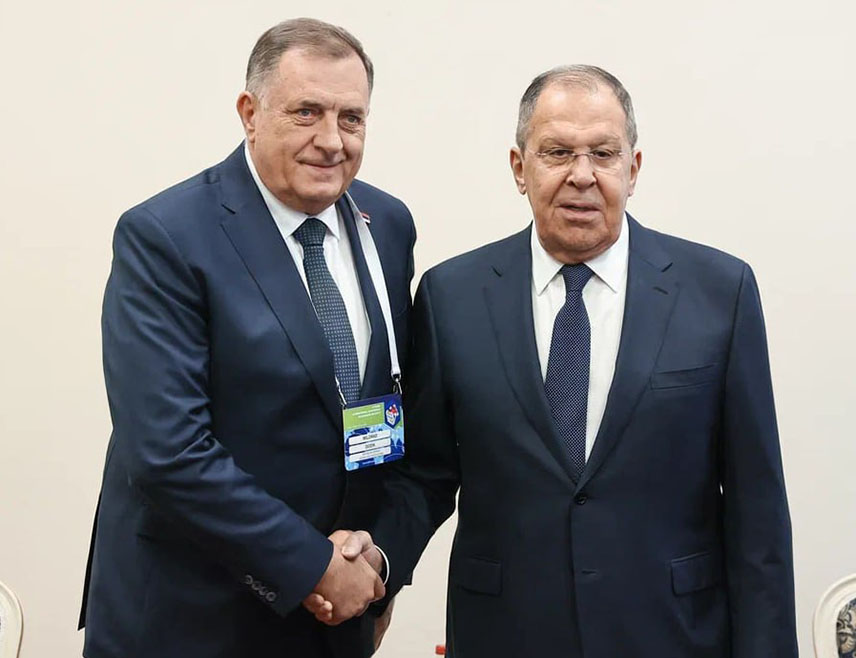 МИНСК, 28. ОКТОБРА /СРНА/ - На састанку предсједника Милорада Додика са руским министром спољних послова Сергејем Лавровом у Минску потврђена је посвећеност јачању партнерских веза Републике Српске и Русије, саопштено је из руског Министарства спољних послова.