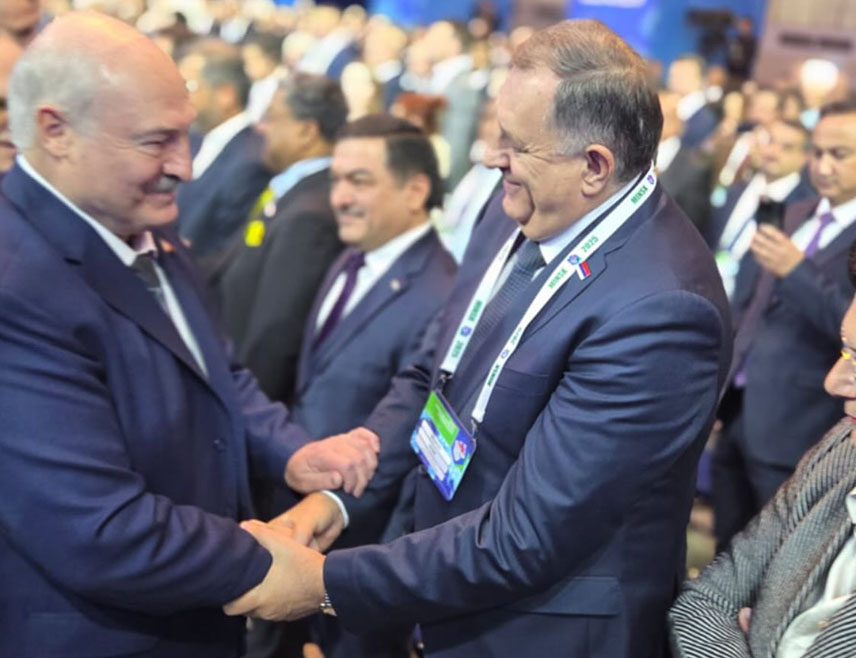 МИНСК, 28. ОКТОБРА /СРНА/ - Предсједник Милорад Додик сусрео се у Минску са предсједником Бјелорусије Александром Лукашенком и министром спољних послова Мађарске Петером Сијартом.