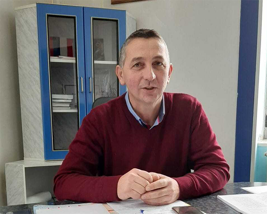 ЉУБИЊЕ, 28. ОКTОБРА /СРНА/ - У Љубињу је у току санација и бетонирање дна великог вјештачког језера за наводњавање, чији се завршетак очекује за годину дана, изјавио је Срни начелник општине Стево Драпић.