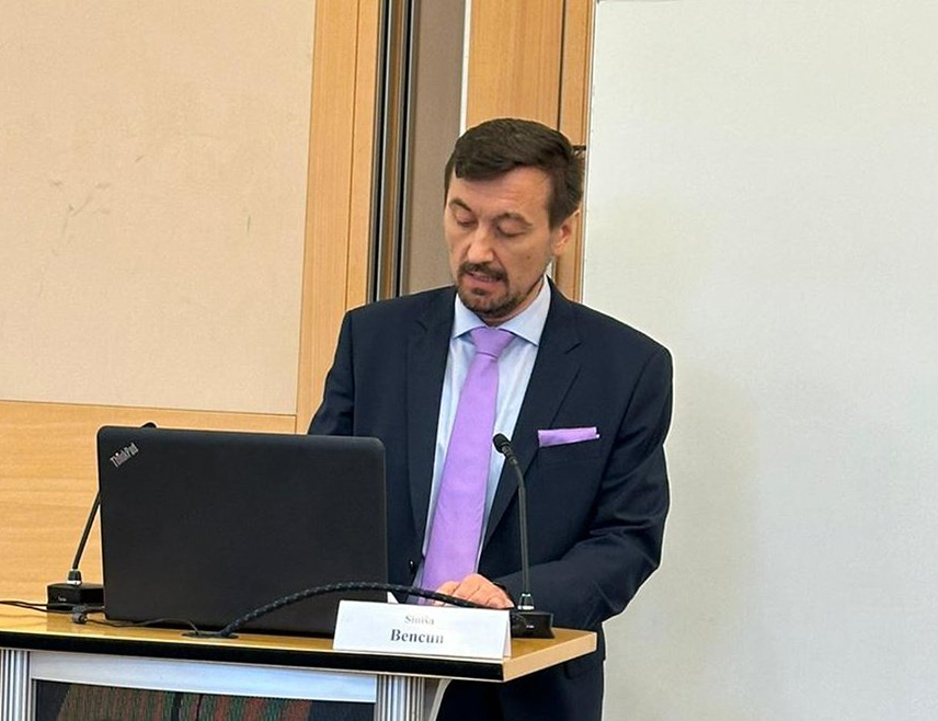 БЕЧ, 29. ОКТОБРА /СРНА/ – Амбасадор БиХ у Аустрији Синиша Бенцун изјавио је Срни да су усаглашени сви кораци како би се стекли услови за признавање возачких дозвола свих категорија из БиХ у Аустрији, те изразио очекивање да ће ова иницијатива у наредном периоду бити доведена до краја.