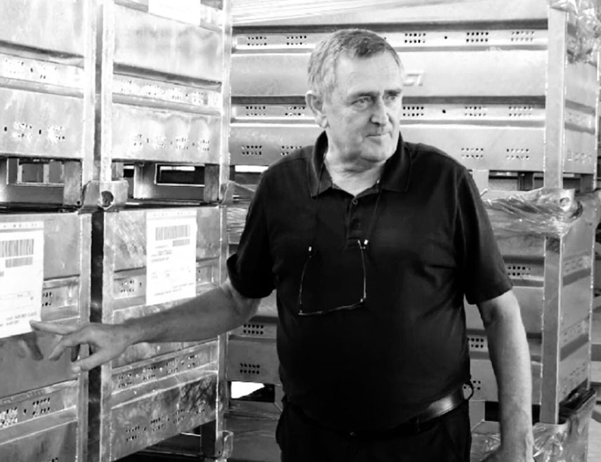 ДЕРВЕНТА, 29. ОКТОБРА /СРНА/ - Оснивач и власник предузећа "Металац МБМ" Слободан Голуб из Дервенте преминуо је данас у 70. години.