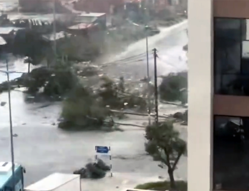 ПОРТ-О-ПРЕНС, 29. ОКТОБРА /СРНА-Ројтерс/ - Најмање 23 особе погинуле су у удару урагана "Мелиса" на Хаитију, а четири особе на Јамајци, саопштили су званичници ових земаља.